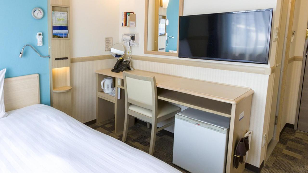 Toyoko Inn Iwakuni Eki Nishi Guchi Exterior photo
